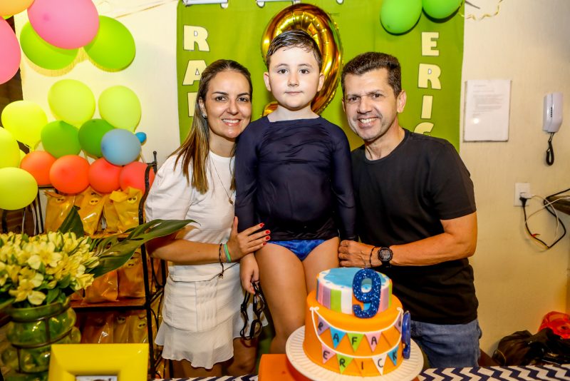 B-day - Com muita alegria, Erick Vasconcelos e Rafael Gondim brindam a nova idade em dupla comemoração