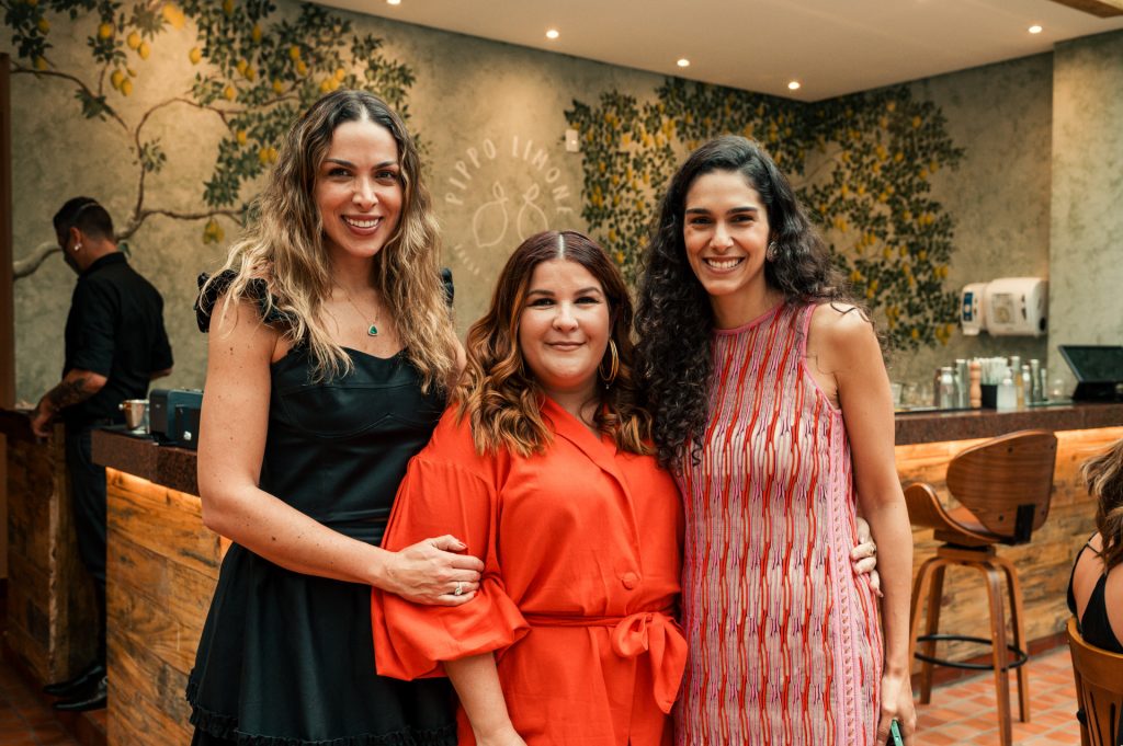 Taci Veloso, Ju Ferraz E Letícia Veloso