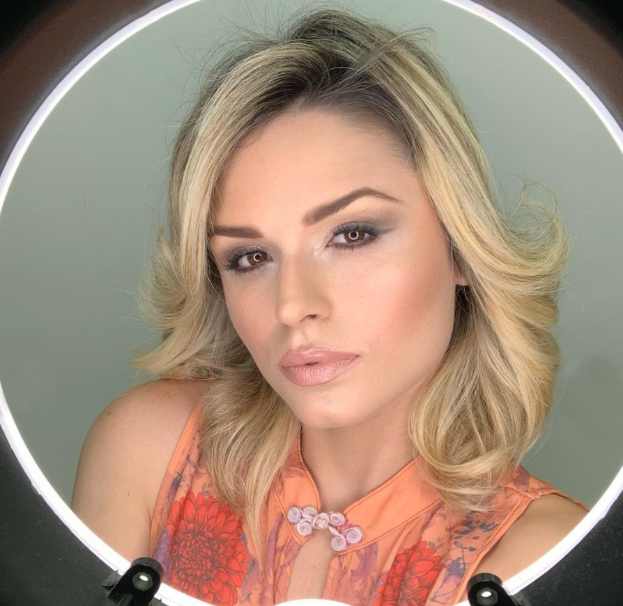 Walker Santiago entrega as dicas para manter os cuidados capilares durante o verão