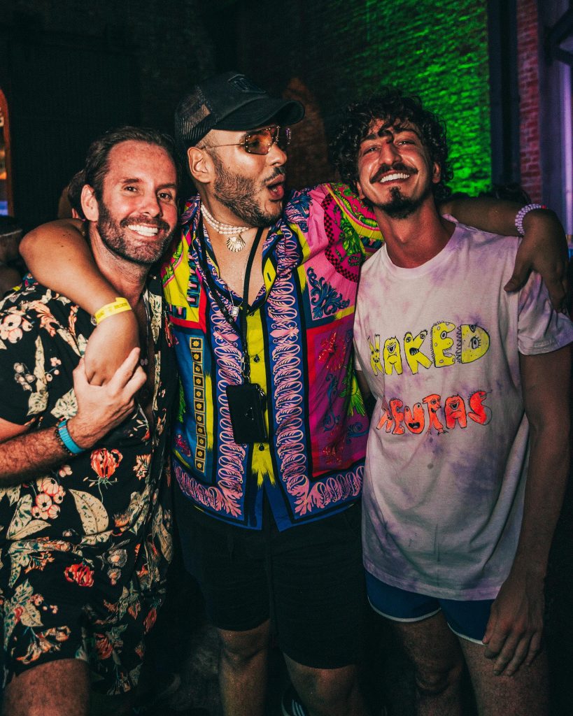 26 02 22 Auê Léo Marcal, Hugo Gloss E Johnny Massaro Foto Jorge Porci