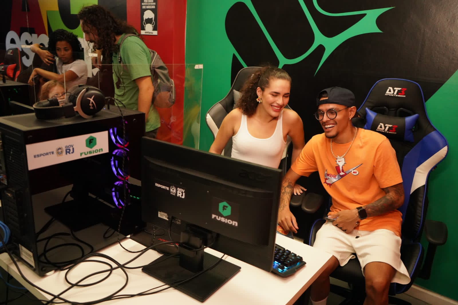 Lívian Aragão marca presença na abertura do terceiro ano letivo dos cursos de games