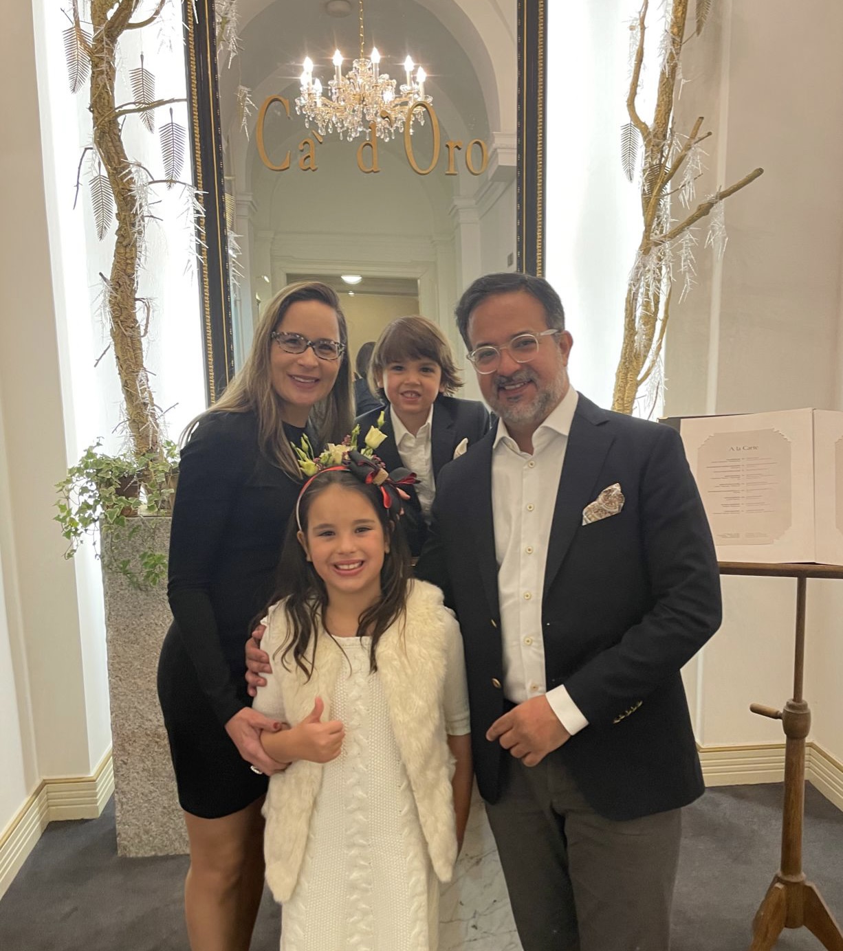 Manoela e Márcio Crisóstomo aproveitam as férias em família na Suíça