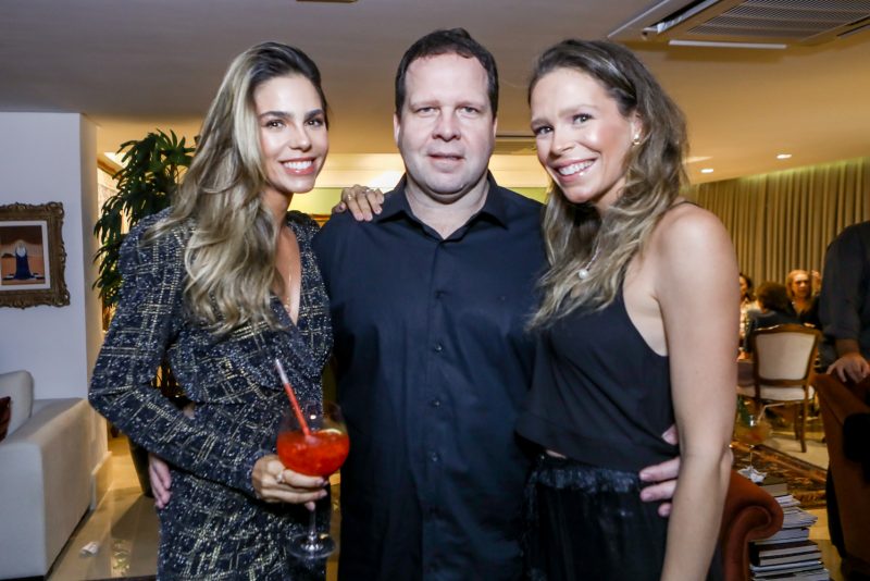 Aniversário - Edson Ventura Filho recebe amigos e familiares para celebrar nova idade em seu elegante apartamento