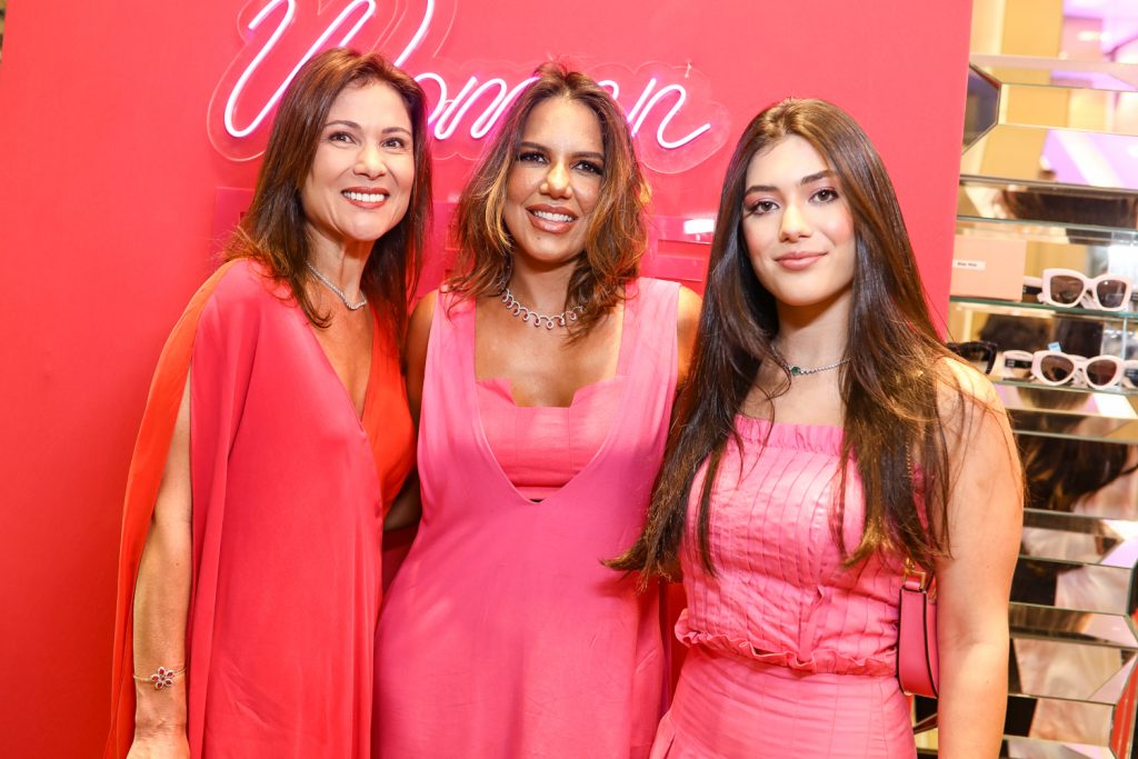 Ana Cristina Cisne, Ana Carolina Fontenele E Bianca Cisne (2)