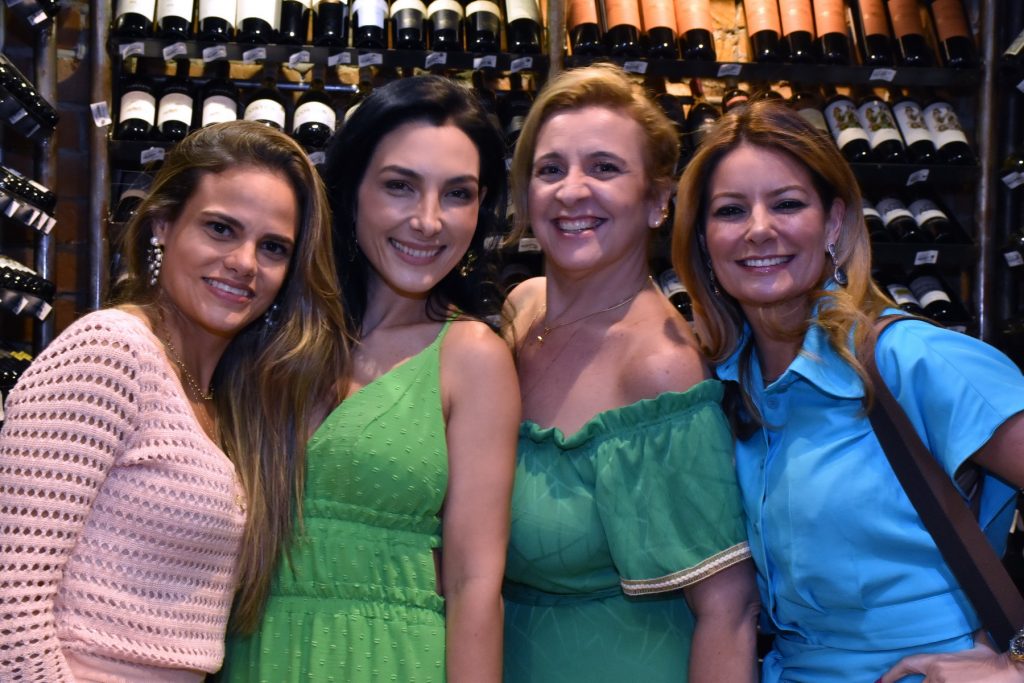 Andrea Parayba, Danielle Linheiro, Tatiana Luna (1)