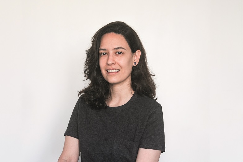 Editora Senac Ceará lança livro sobre a arte das flores de papel