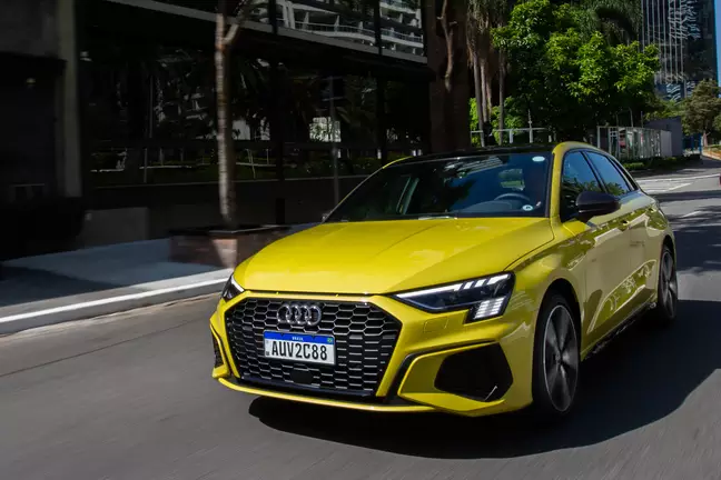 Nova sensação, Novo A3 Sedan e A3 Sportback têm boa aceitação e estão vendendo bem