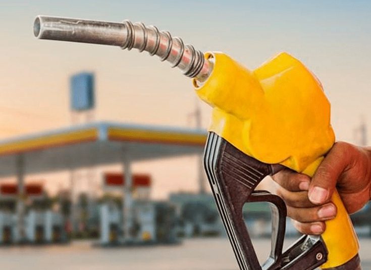 Disparada dos combustíveis leva prévia da inflação ao maior nível em quatro anos