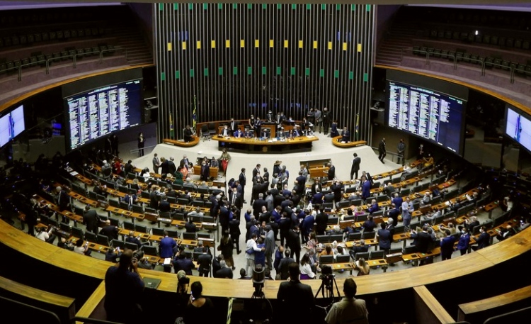 Justiça Eleitoral abre janela partidária para deputados até o dia 1º de abril