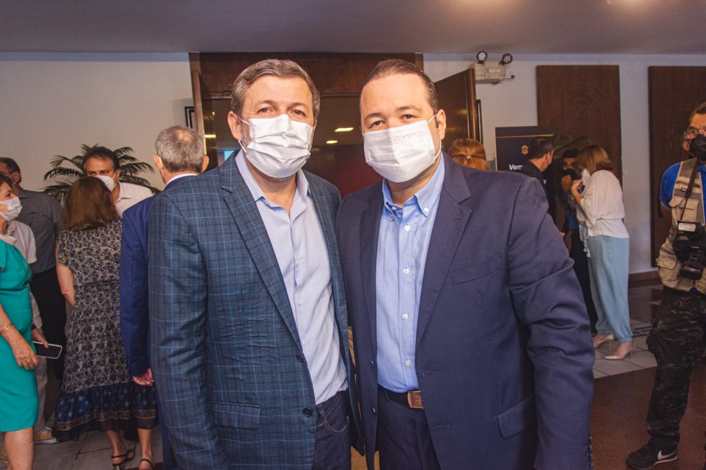 Elcio Batista E Otavio Queiroz