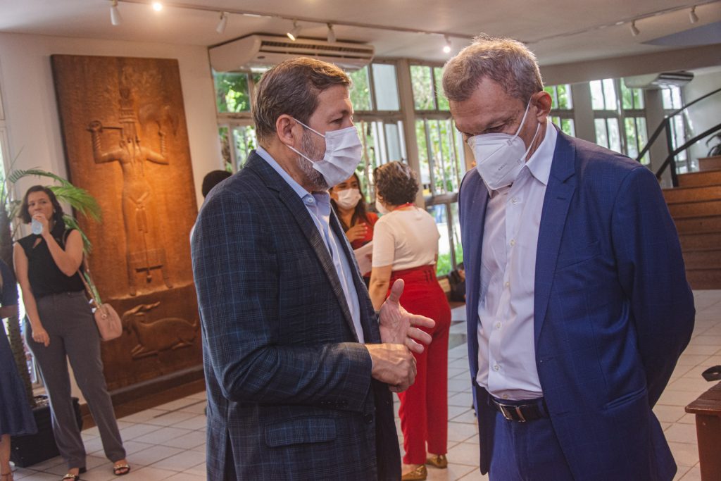 Elcio Batista E Sarto Nogueira