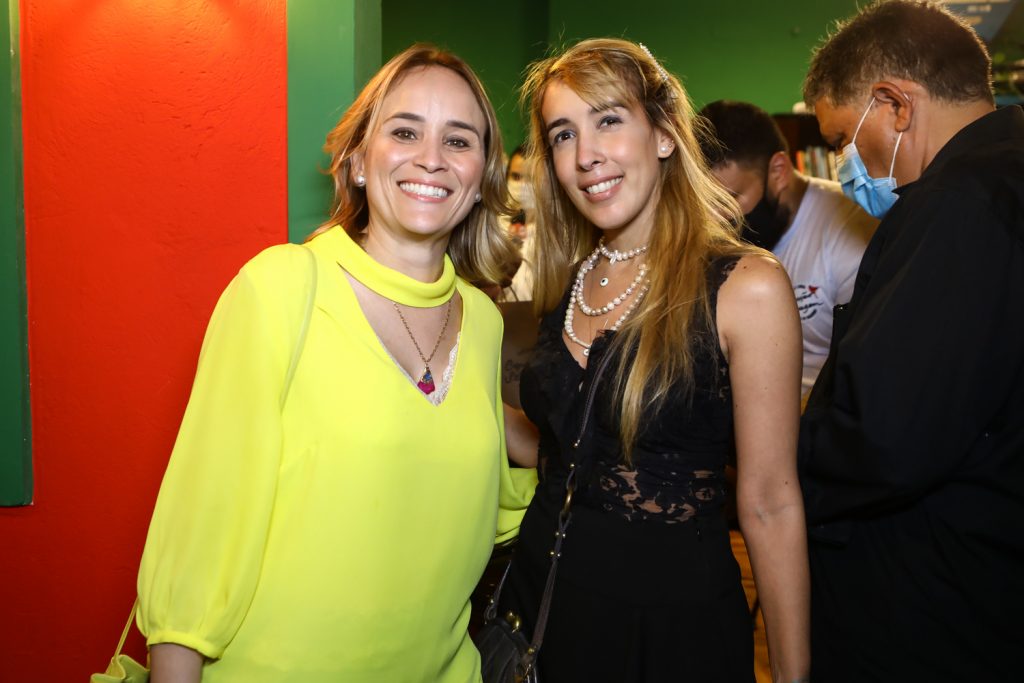 Fernanda Pacobhayba E Raquel Machado