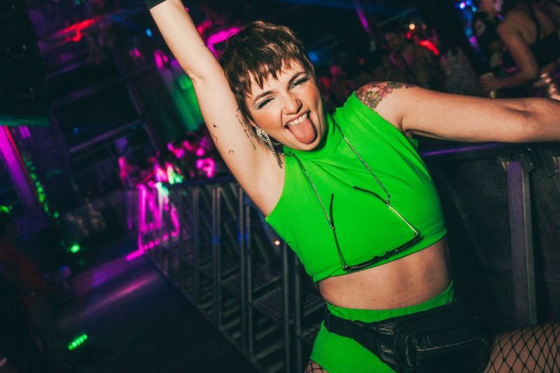 Armazém da Utopia - Auê Festival injeta brilho e folia no Carnaval do Rio de Janeiro