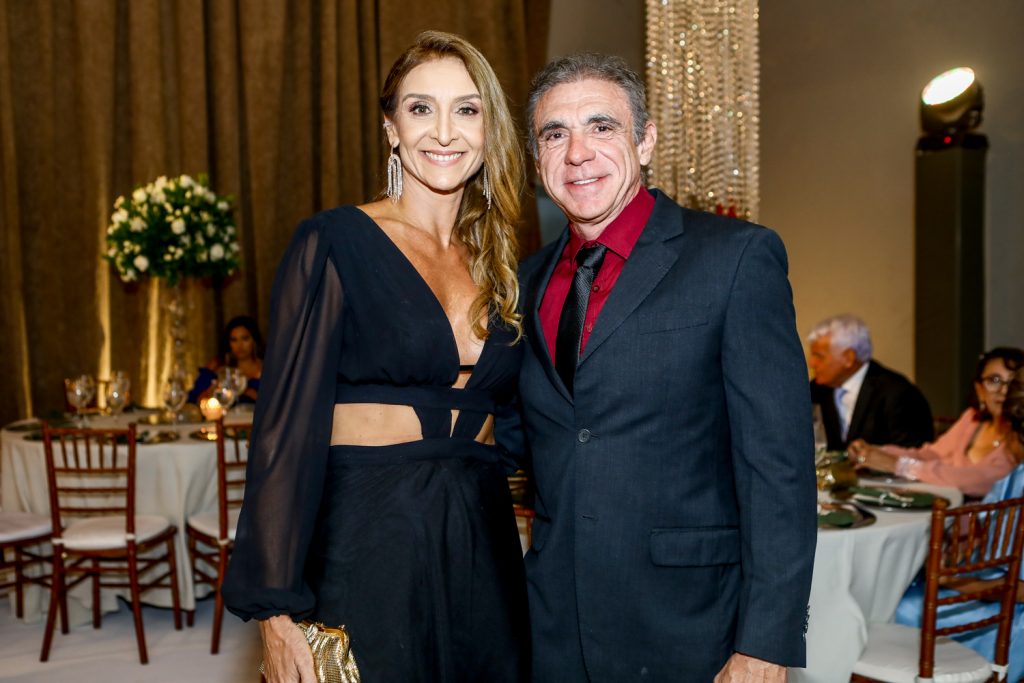 Gislaine E Douglas Santos