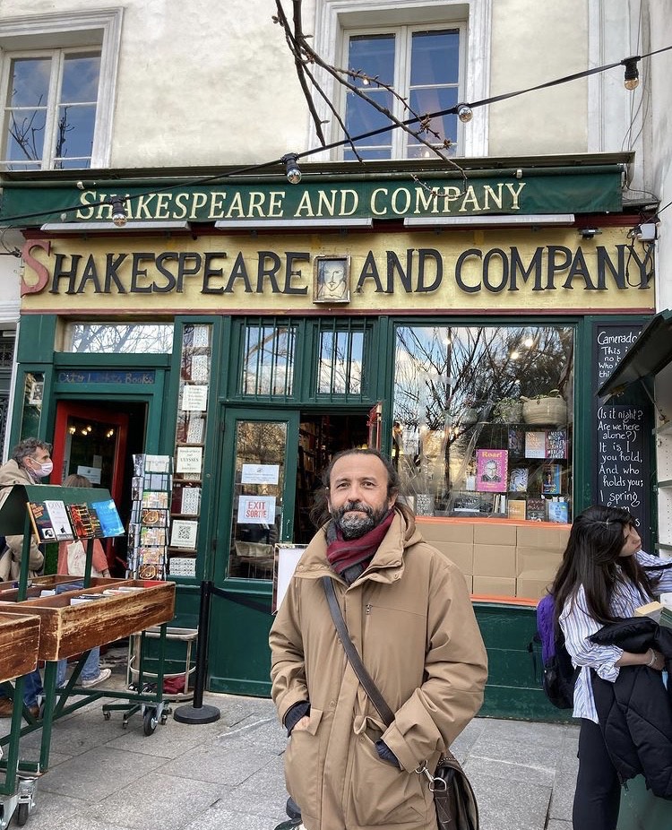 Cineasta Halder Gomes aproveita passeios culturais em Paris