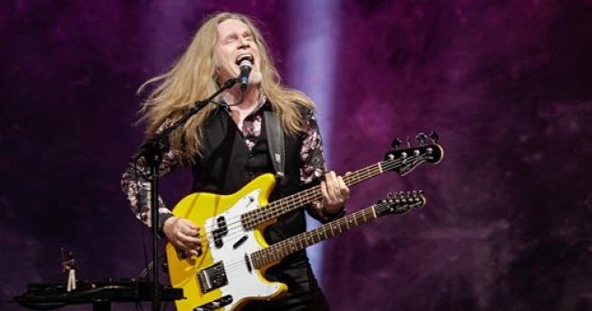 Humberto Gessinger aterrissa em Fortaleza para show no Dragão do Mar