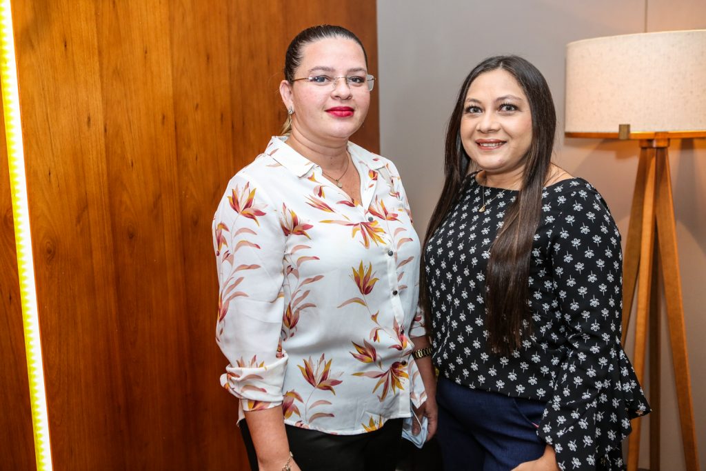 Janaina Soares E Glaucia Correia
