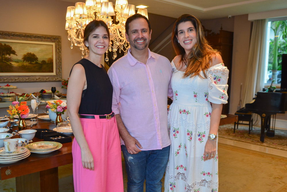 Laine Diogenes, Toni Oliveira E Luana Oliveira