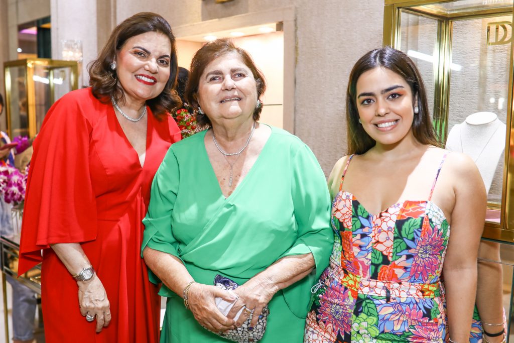 Luiziane Esteves, Marimilia Esteves E Flavia Petri