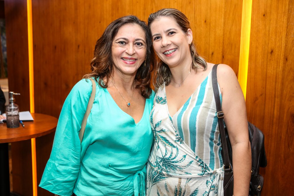 Marcia Macambira E Nicole Bitencur