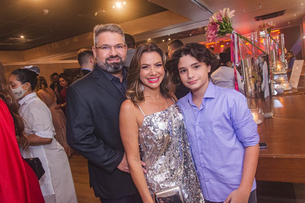 Mario, Vanessa E Deusmar Neto Queiros