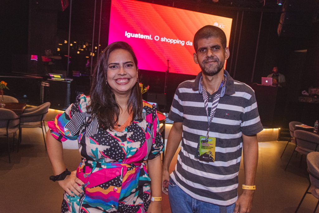 
				Mayara Mader E Samuel Soares
				