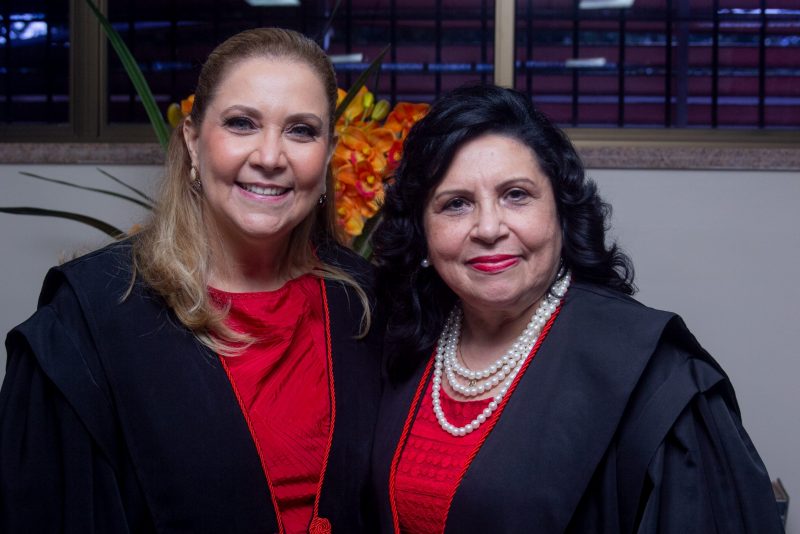 Momento histórico - Posse dos novos desembargadores do TJCE reúne poderosos da política e do mundo jurídico na Esmec