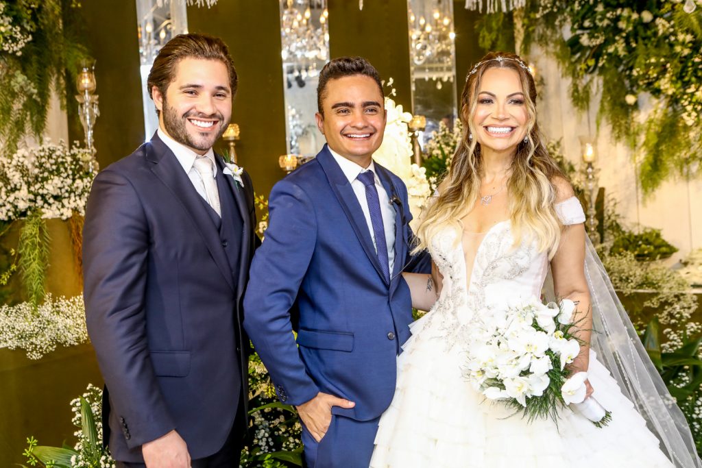 Monilton Moura, Felipe Aconteça E Solange Almeida