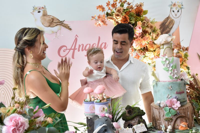 Sessão sopro de velinhas - Fernanda e Tasso Pacheco celebram o primeiro aninho de Ângela