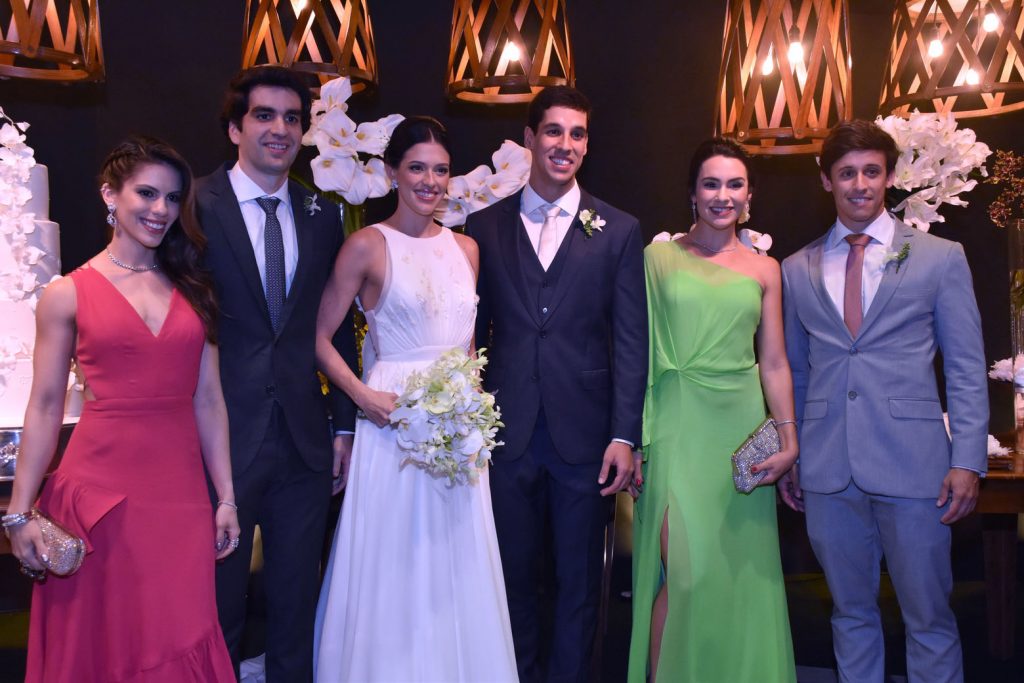 Noivos Com Padrinhos (4)