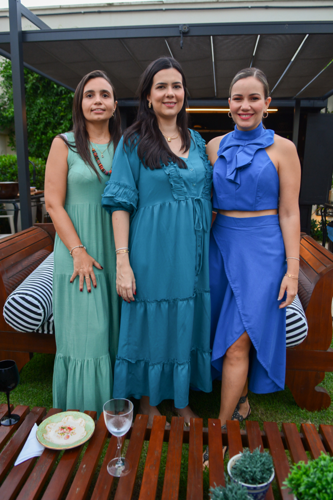 Paula Carvalho, Priscila Fontenele E Charly Coser