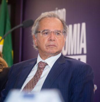 Revolut reforça operação no Brasil e traz Paulo Guedes para conselho consultivo
