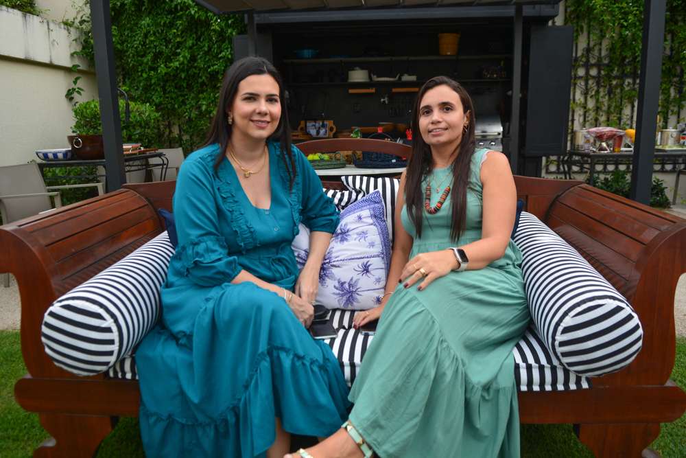 Priscila Fontenele E Paula Carvalho