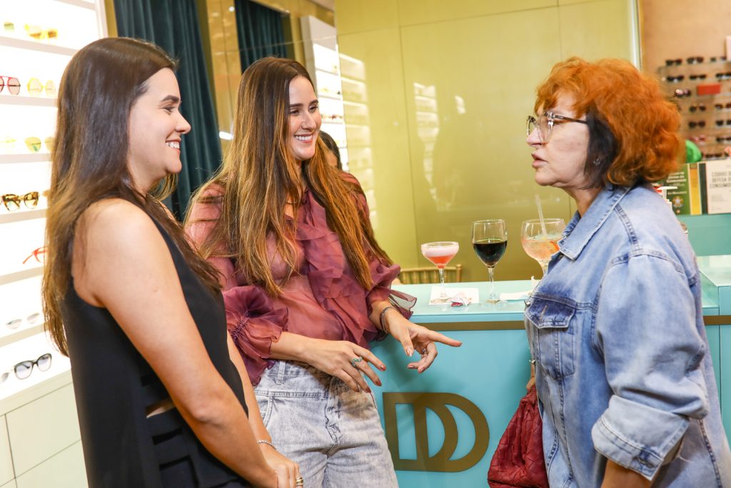 Priscila Leal, Marina Ary E Gladis Sido