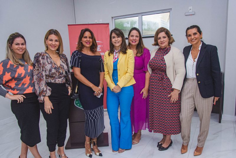 Liderança feminina - Izolda Cela participa de debate em café da manhã do Lide Ceará