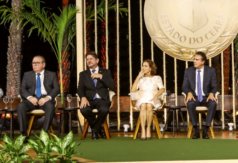Ricardo Cavalcante e Cid Gomes são agraciados com a Medalha da Abolição