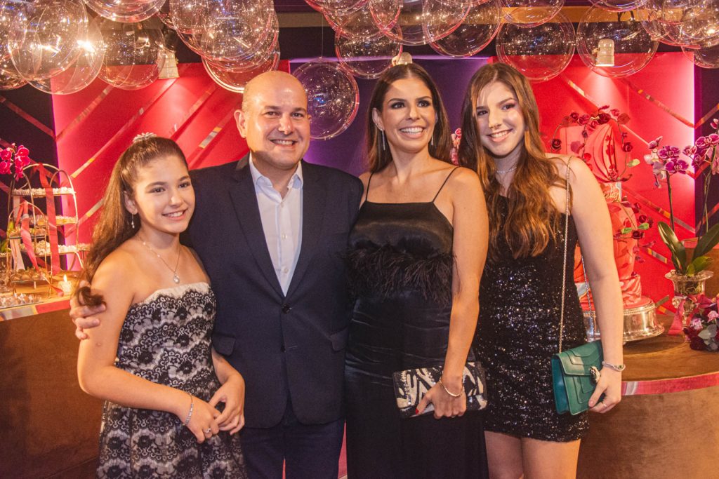 Roberta, Roberto Claudio, Carol E Isabela Bezerra