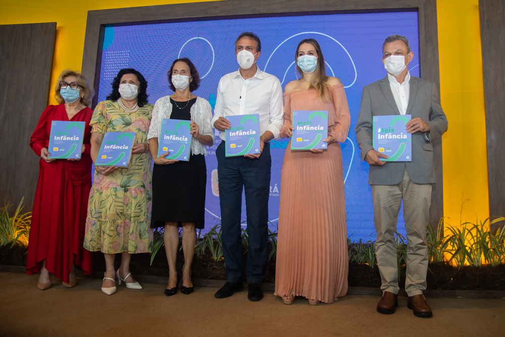 Socorro França, Nailde Pinheiro, Izolda Cela, Camilo Santana, Onélia Santana E Sarto Nogueira (10)