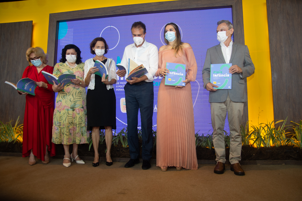 Socorro França, Nailde Pinheiro, Izolda Cela, Camilo Santana, Onélia Santana E Sarto Nogueira (15)