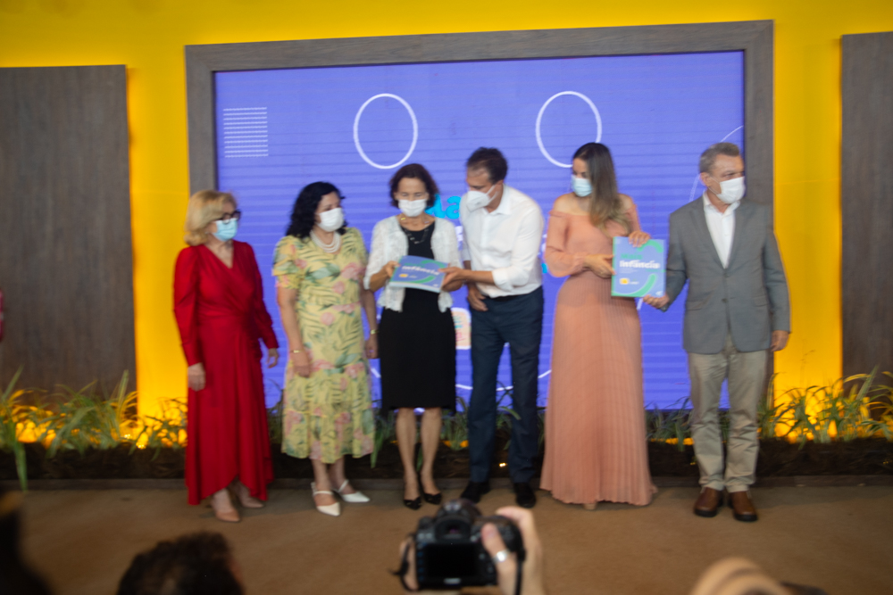 Socorro França, Nailde Pinheiro, Izolda Cela, Camilo Santana, Onélia Santana E Sarto Nogueira (2)