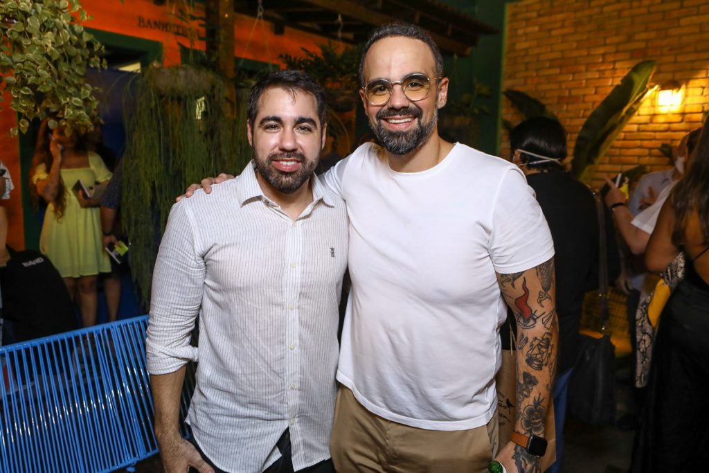 Thiago Peixoto E Tavinho Brigido