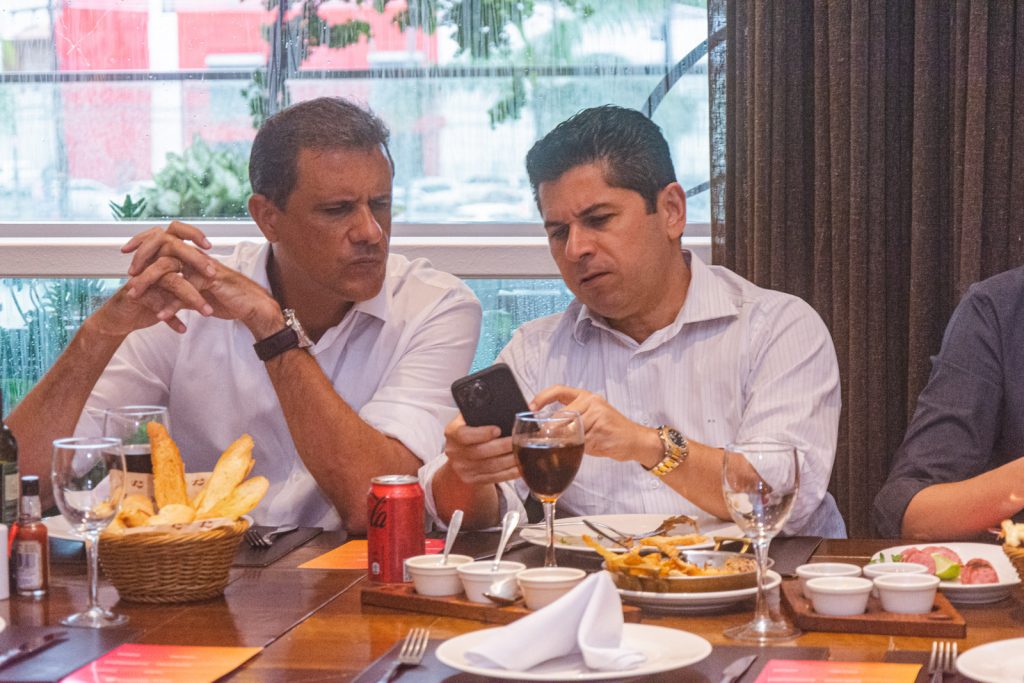 Wellington Oliveira E Pompeu Vasconcelos