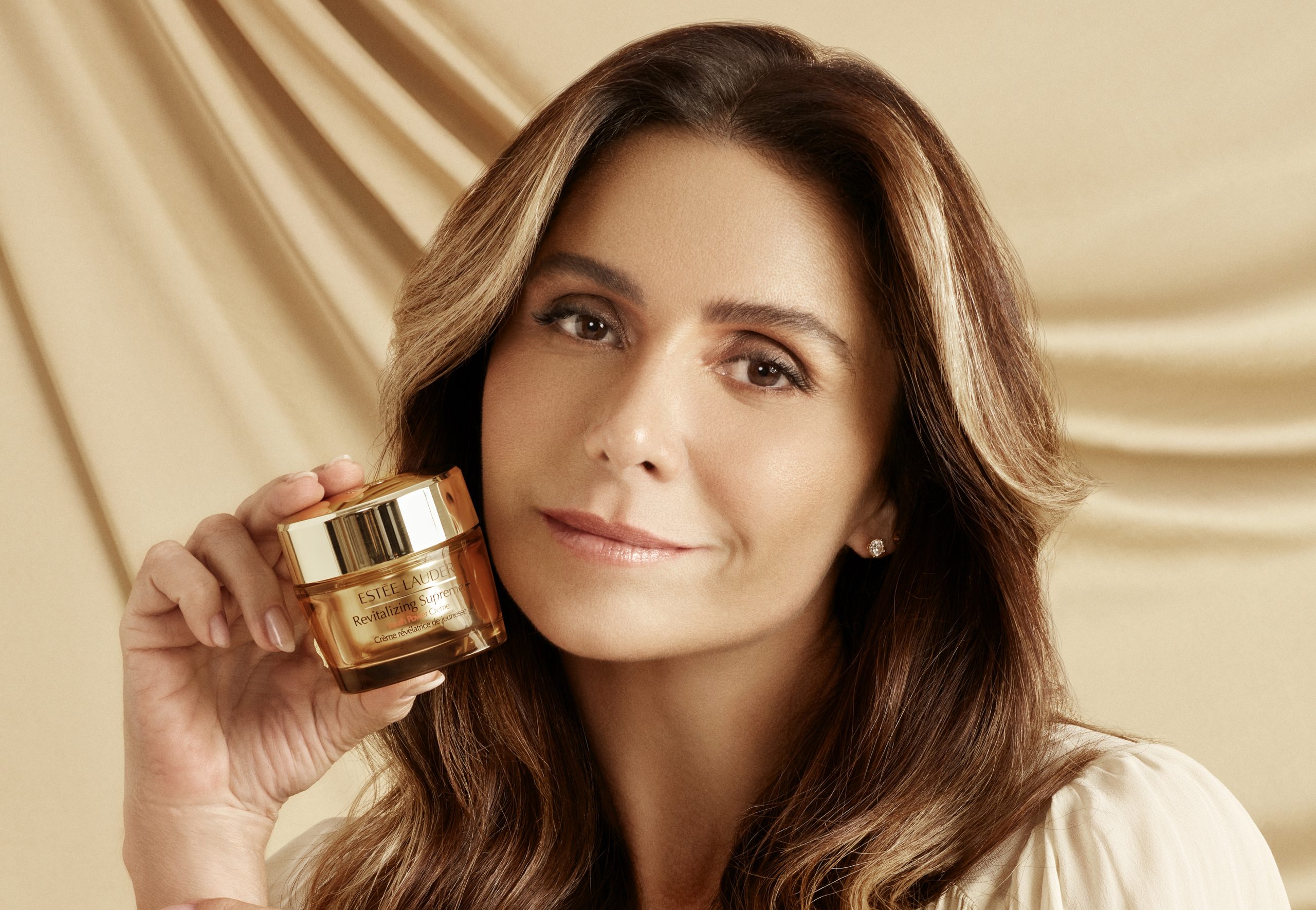 Estée Lauder Brasil e Giovanna Antonelli lançam a linha Revitalizing Supreme+ Estée Lauder Brasil e Giovanna Antonelli lançam a linha Revitalizing Supreme+