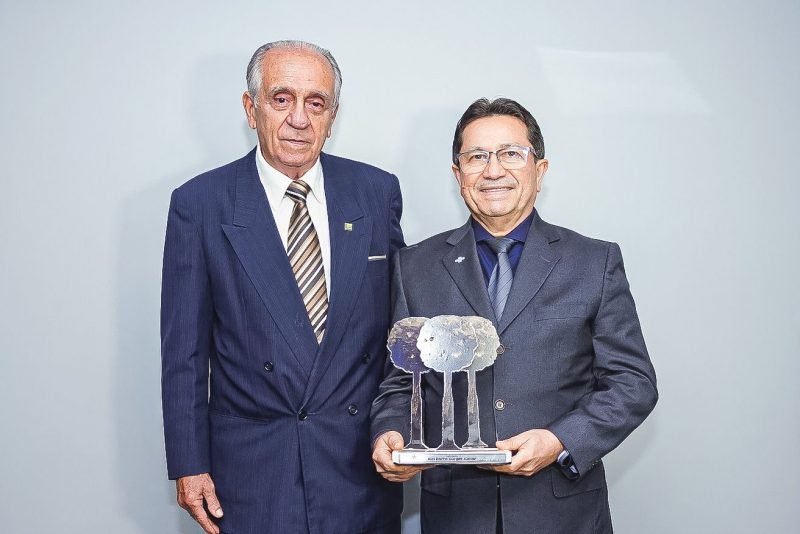 Edição 2021 - Alci Porto é homenageado com o Troféu Carnaúba na cerimônia de 155 anos da ACC