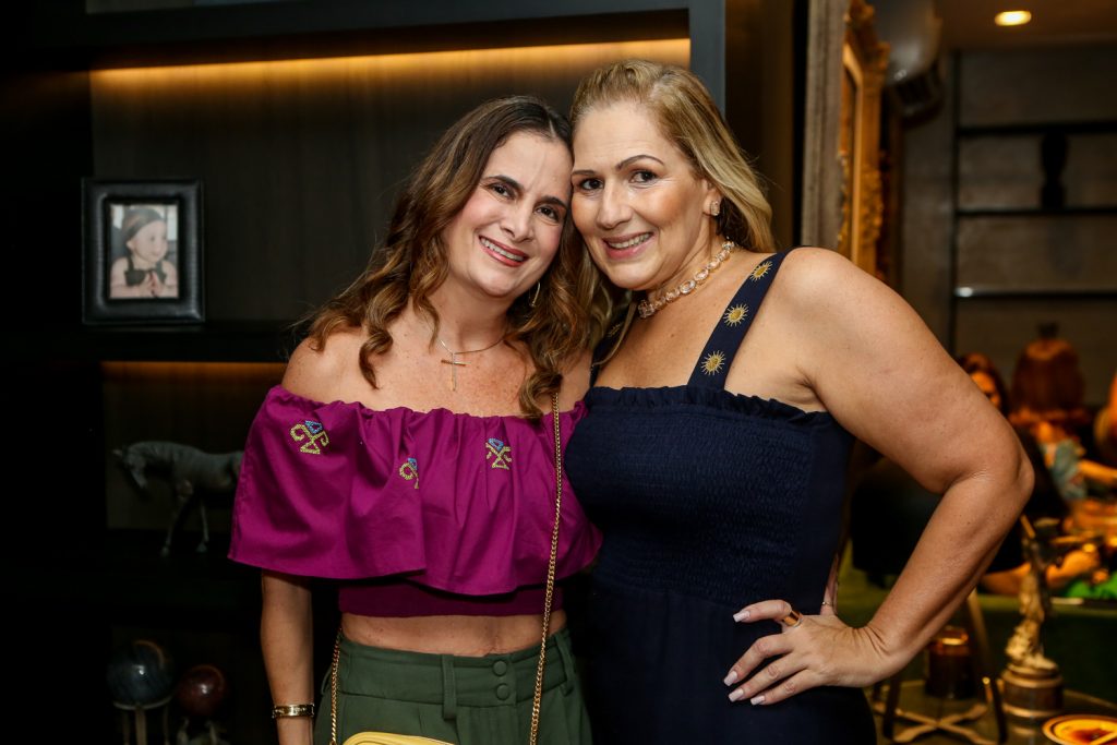 Adriana Bezerra E Marcia Peixoto