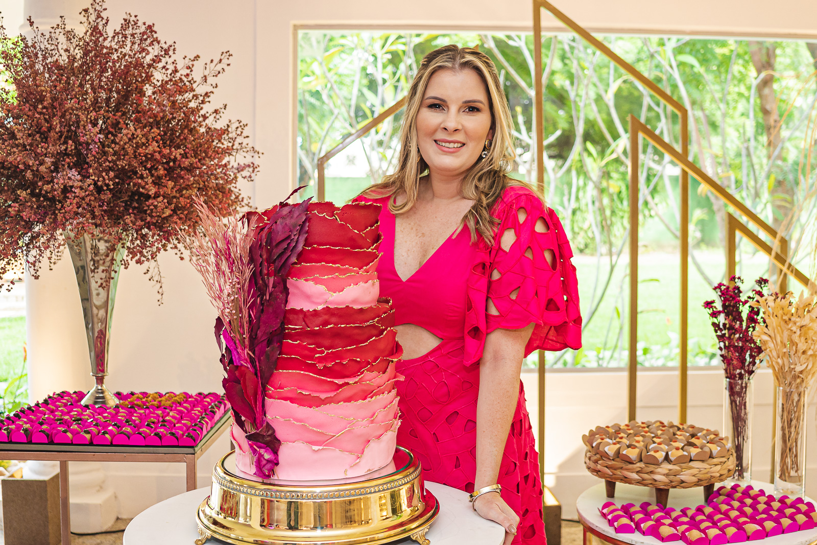 Adriana Brasil Loureiro estreia nos 40′ e comemora a data bem ao seu estilo no Bosque Athénée