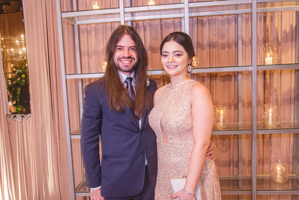 Adriano Goncalves E Fernanda Goncalves