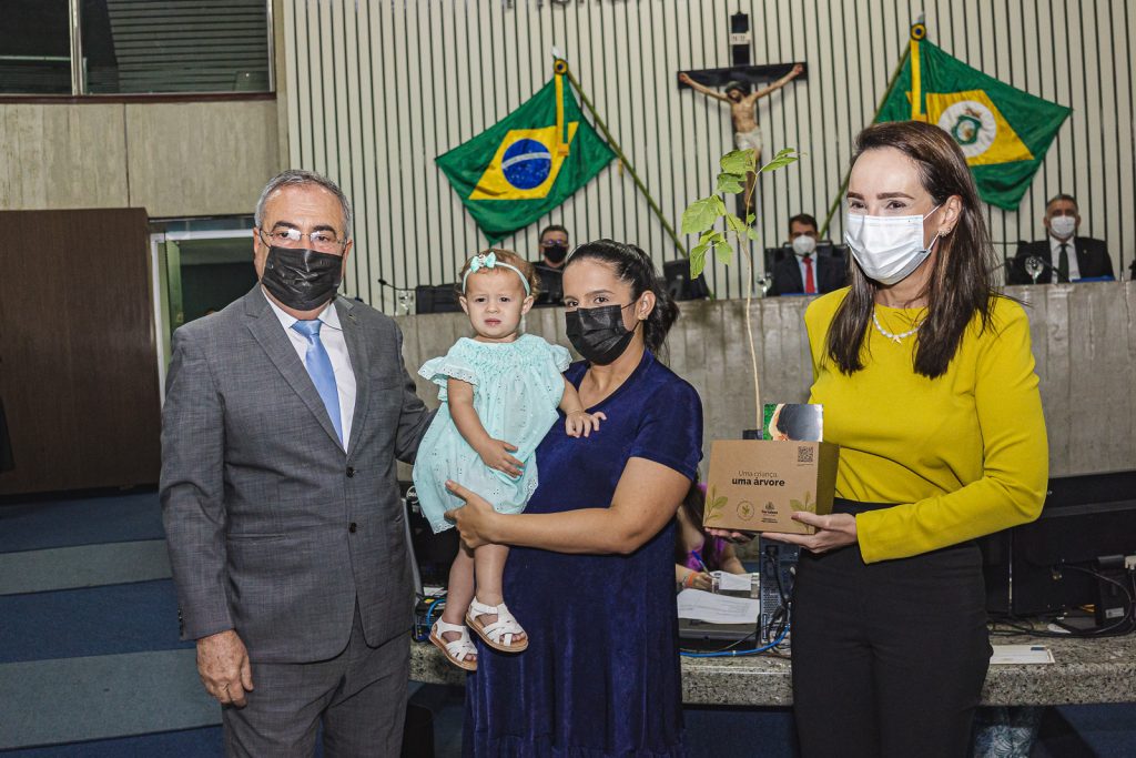 Assis Cavalcante, Maria, Renata E Luciana Lobo