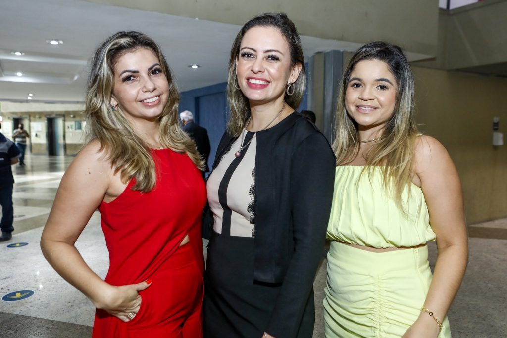 Brena Almeida, Canila Carvalho E Julia Ioneli