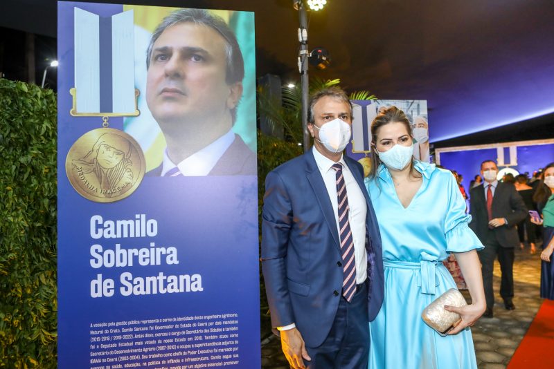 Reconhecimento - Camilo Santana é agraciado com a Medalha Iracema 2022